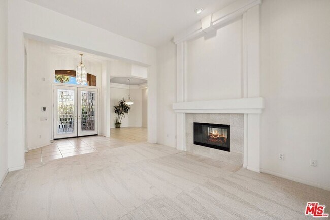 Building Photo - 78586 Kensington Ave
