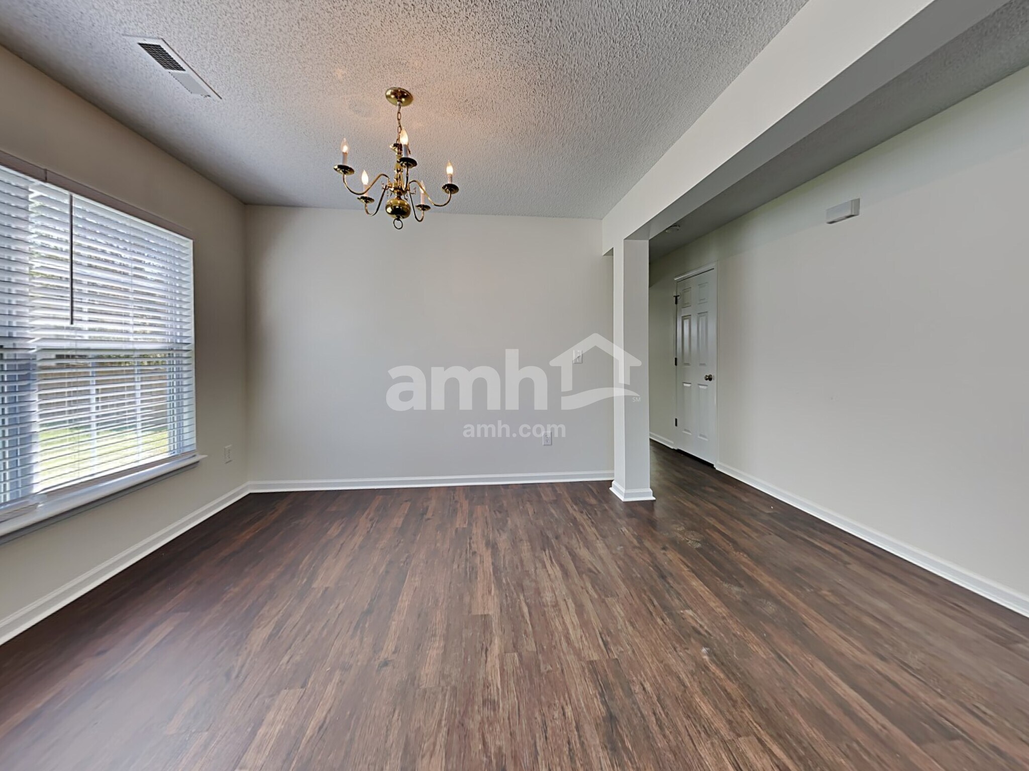 Building Photo - 5069 Thornton Dr