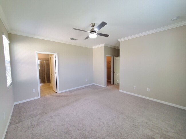 Building Photo - 4x3 in Castalina Gated Community, Ft. Myers