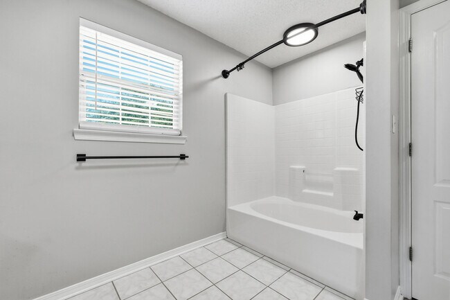 Building Photo - 91 Cedar Beach Cove