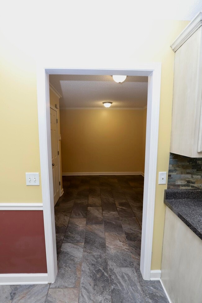 Building Photo - 2605 Turningleaf Ln