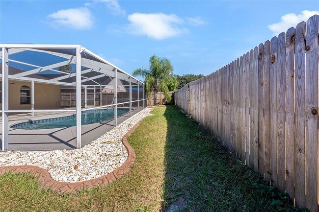 Building Photo - 1442 Lake Shore Ranch Dr