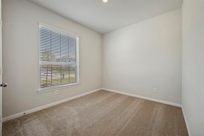 Building Photo - 10419 Red Cardinal Dr