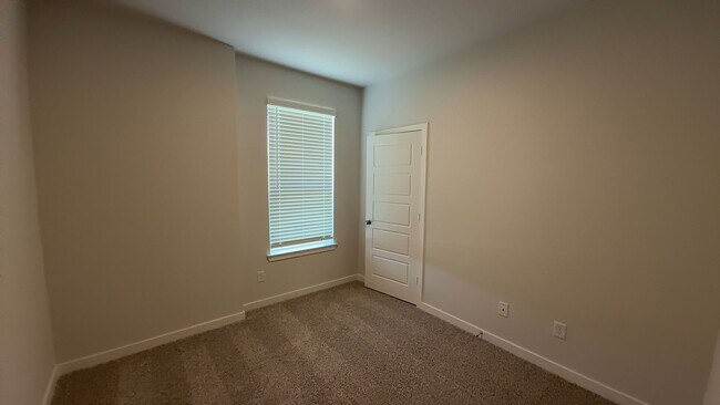 Building Photo - 5109 Pollack Ln