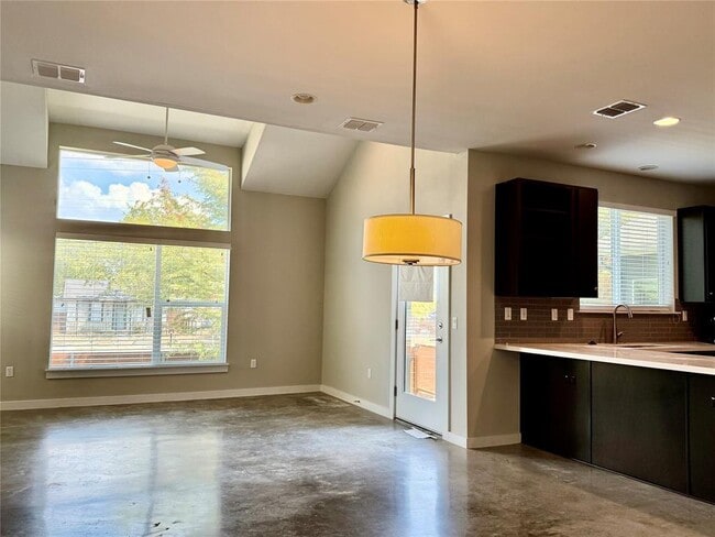 Building Photo - 301 W Stassney Ln