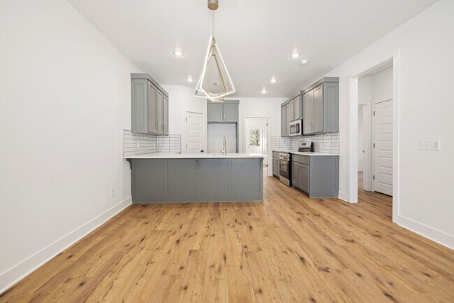 Building Photo - Brand New Duplex in Fayetteville!