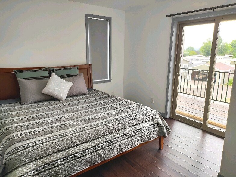 Building Photo - 283 Berrydale Ave