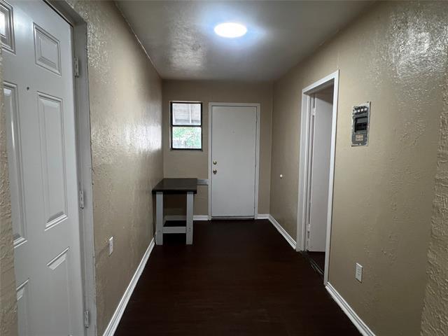 Building Photo - 2914 Ravine Cir