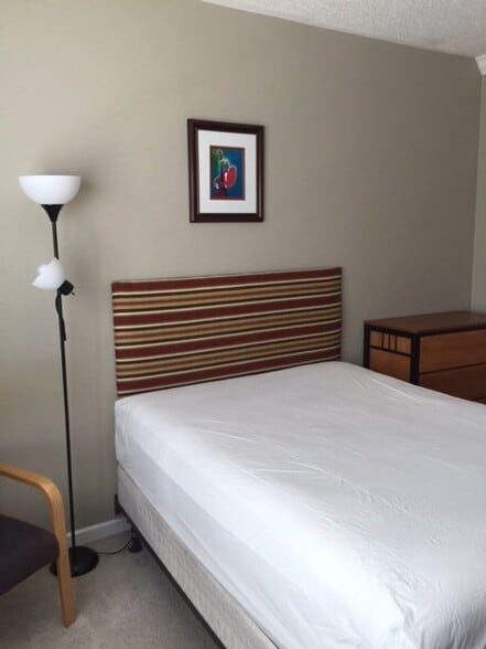 Building Photo - 6361 Olmadison Pl