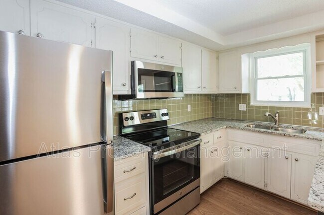 Building Photo - 1014 Lindenwood Ln