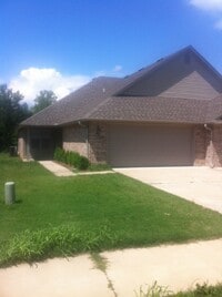 Building Photo - Clinic Lane 1334