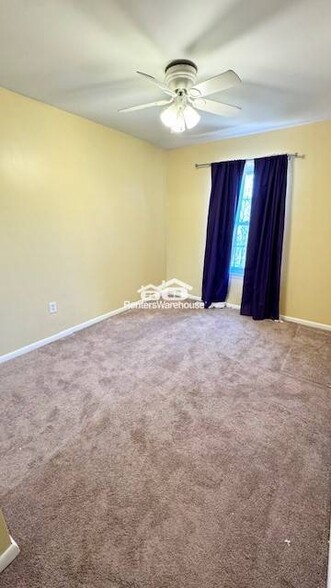 Building Photo - 8139 Londonderry Ct