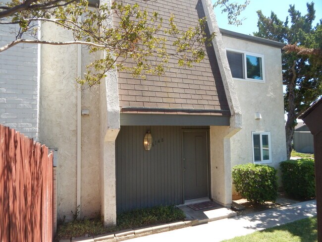 Building Photo - Beautiful Jurupa Hills Condo - 3 Bedroom
