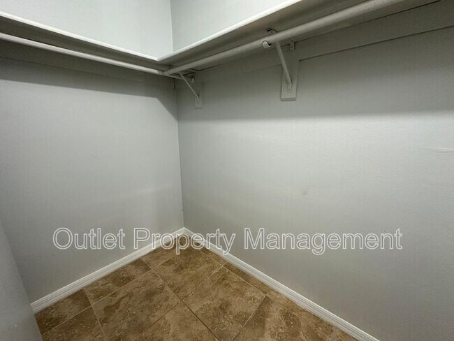 Building Photo - 2551 Medley Ct