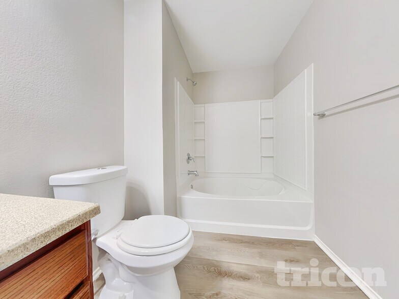 Building Photo - 3032 Wakecrest Dr