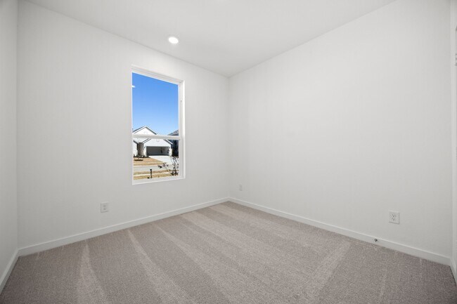 Building Photo - 28947 Rustic Robin Ln