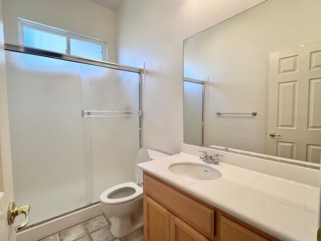 Building Photo - Beautifully Maintained Single Story 4 Bed ...