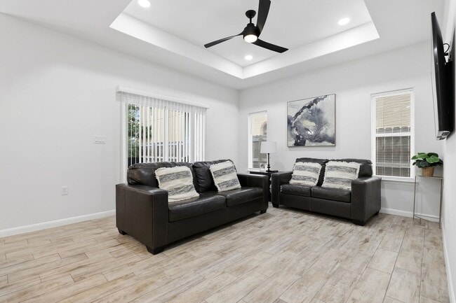 Building Photo - 1809 Pease St