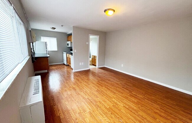 Building Photo - 555 Lowell Ave