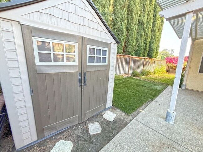 Building Photo - Beautiful Evergreen Home with Pool on Corner Lot -- Walk to Park and Chaboya Middle!