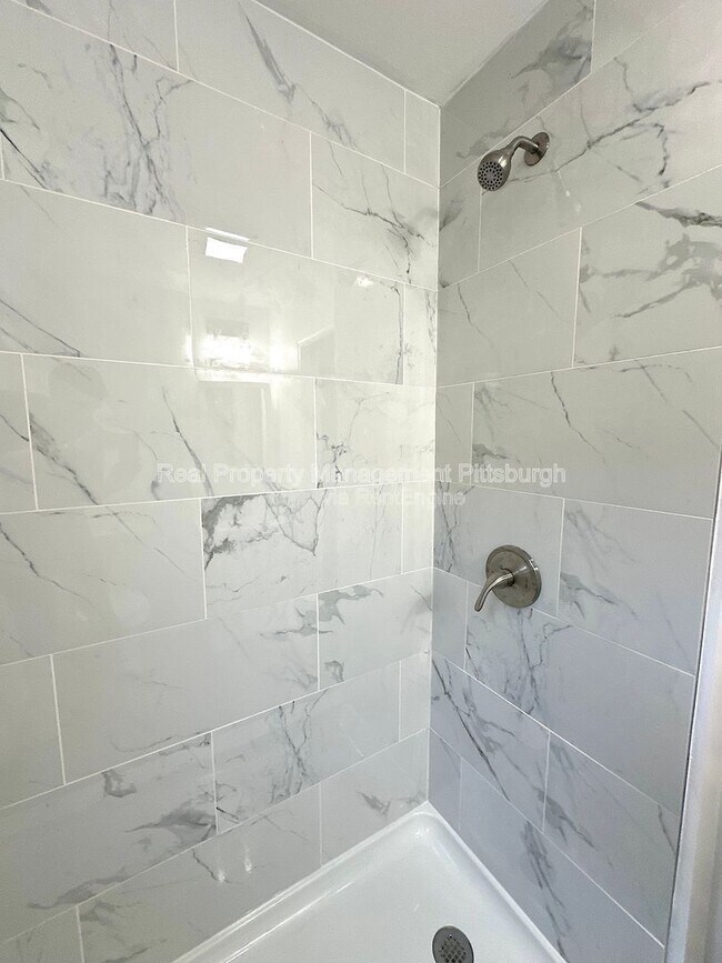 Building Photo - 6184 Poketa Rd