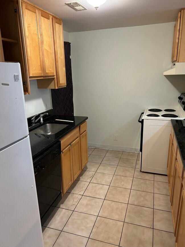 Kitchen (2) - 1909 11th St NW