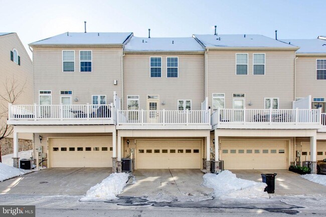 Building Photo - 6721 Caleb Dorsey Square