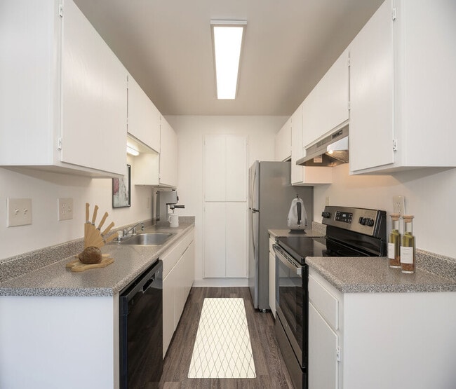 Floorplan - Somerset Apartments