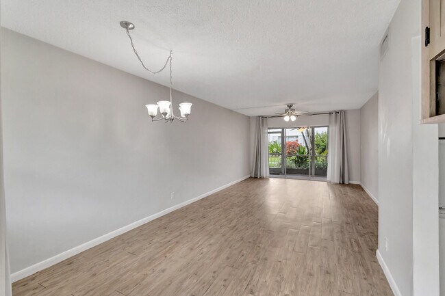 Building Photo - 2161 NE 42nd Ct