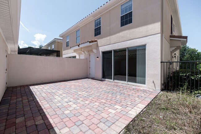 Building Photo - Beautiful 3/3 w/ 2 Car Garage in Gated Vil...