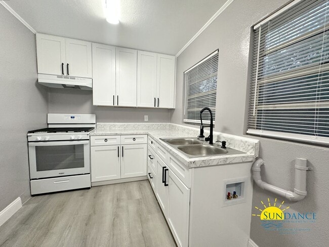 Building Photo - Charming cottage in central Fort Walton Beach!