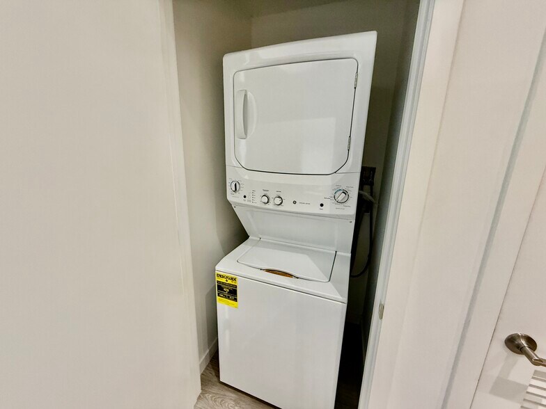 Building Photo - 169 NW 26th St