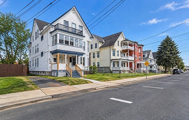 Building Photo - 64-64 Rowe Ave