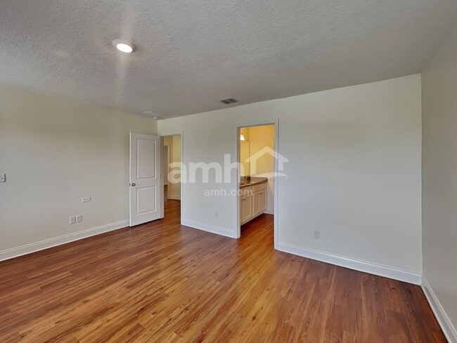 Building Photo - 1921 Moorings Cir