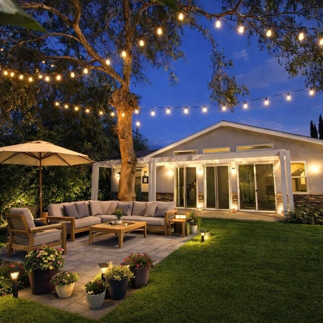 Building Photo - 319 E Ramona St