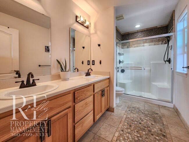 Building Photo - Light-Filled View Home with Vaulted Ceilings & Warm Wood Finishes