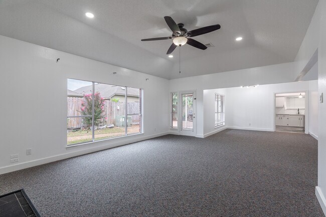 Building Photo - 19102 Lookout Mountain Ln