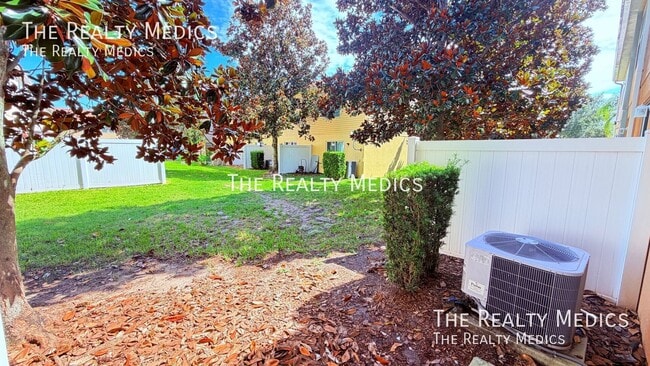 Building Photo - 5161 Regatta Dr