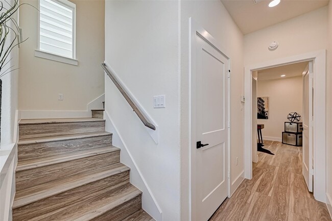 Building Photo - 2905 Nagle St