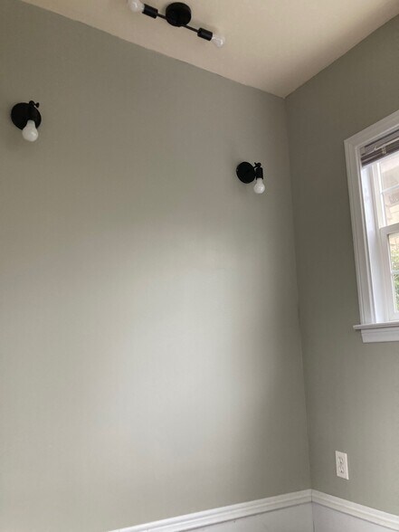 rear bedroom - 407 Avon St