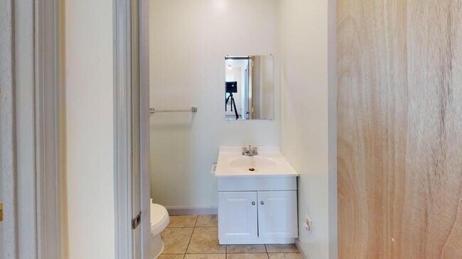 Building Photo - 833 Brown-833BR