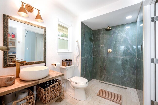 Building Photo - Extravagant 5 Star Vacation Home - Your Private Retreat in Hill Country, Wimberley Texas