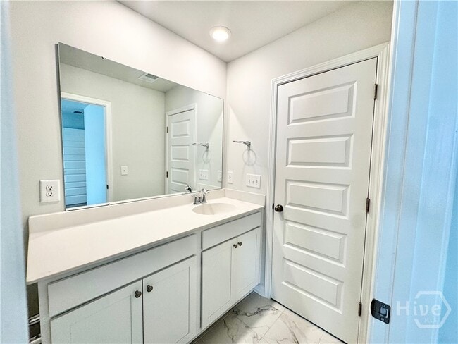 Building Photo - 245 Lillian St