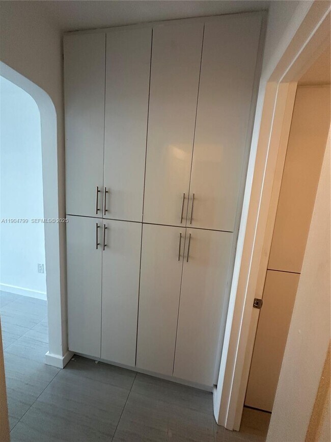 Building Photo - 3000 Marcos Dr