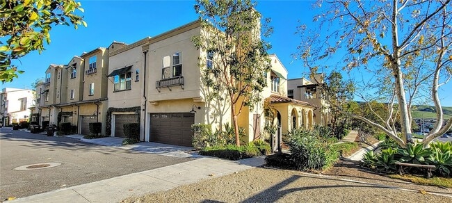 Building Photo - 2 Adelfa St