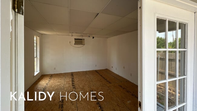 Building Photo - 702 Amity Ln