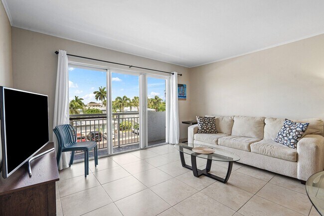 Building Photo - 550 Bayshore Dr