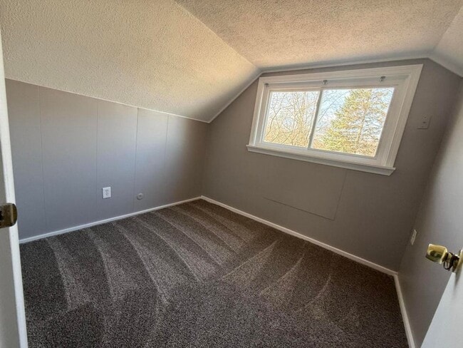 Building Photo - 633 Bagley Ave