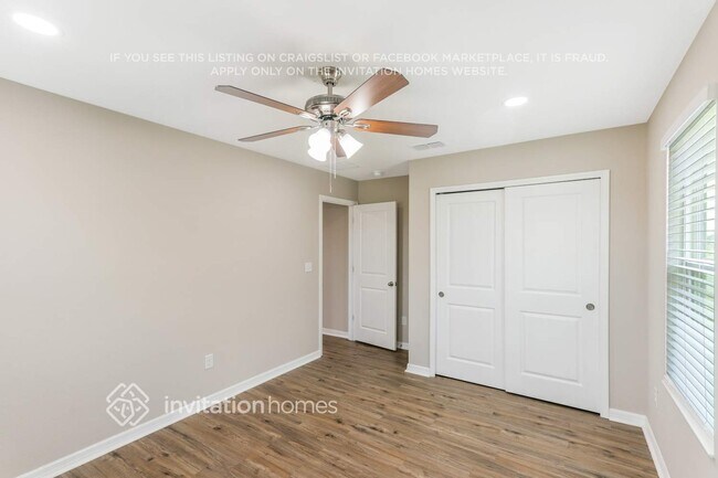Building Photo - 10538 Medford Lakes Dr