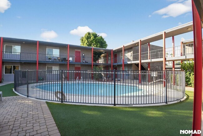 Building Photo - 6502 N 17th Ave